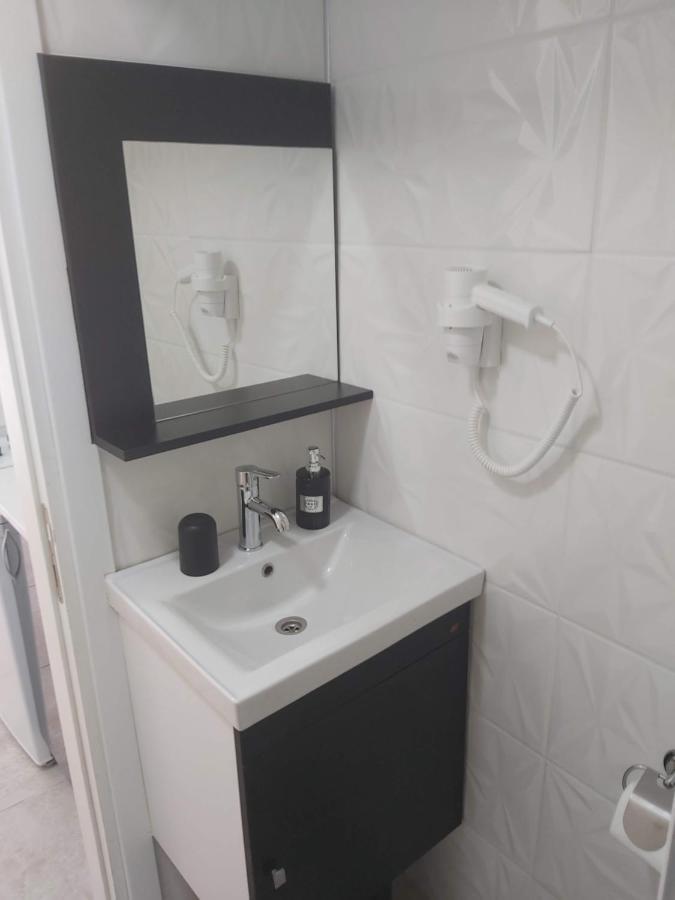 Compact Home Никосия Экстерьер фото